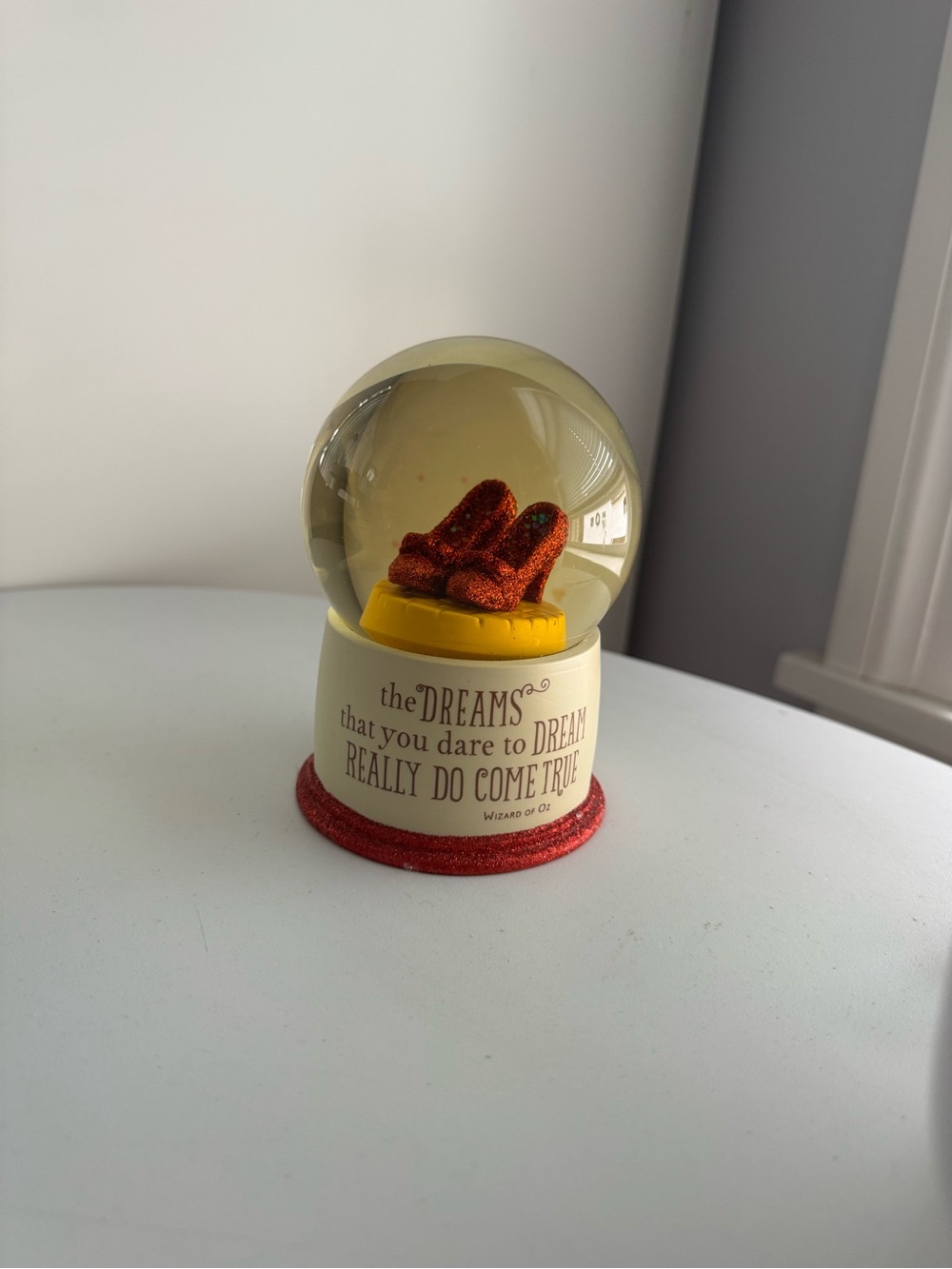 Hallmark 2012 Wizard of Oz Red Ruby Slippers Snow Globe
